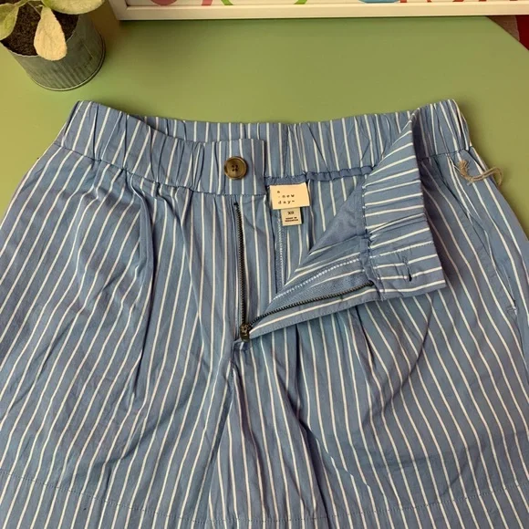 NWT Blue/White Striped Women's High Rise Poplin Shorts - A New Day - Picture 2 of 5